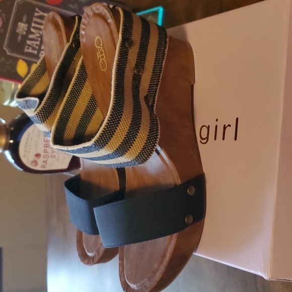 Ato Wedge Sandals - Picture 3 of 11